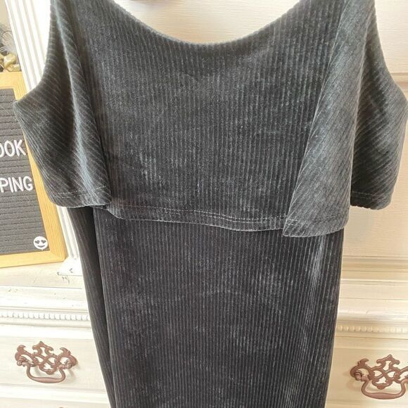 Velvet Mini Ruffle Dress - Picture 5 of 11